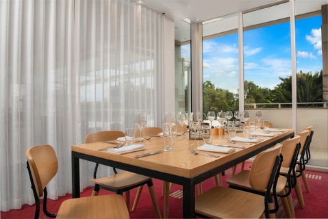 The Grill Pelican Waters - Accommodation Rockhampton 1