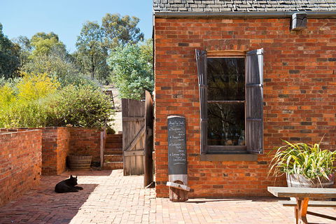 Sally's Paddock At Redbank Winery - Accommodation Rockhampton 0