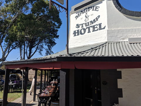 Magpie And Stump Hotel - Accommodation Rockhampton 0