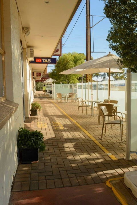 V Hotel - Accommodation Rockhampton 0