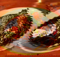 Hungry Wolf - Accommodation Rockhampton