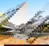 The Daring Squire - Accommodation Rockhampton