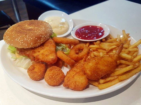 Gad's Charcoal Cuisine - Accommodation Rockhampton 0