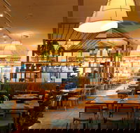 FIRESTONE Kitchen  Bar - Revesby Workers' - Accommodation Rockhampton