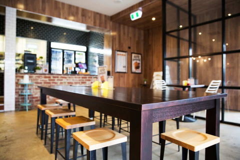 Albion Charles - Accommodation Rockhampton 0