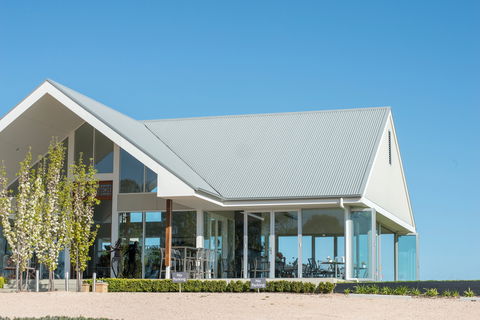 Artwine Cellar Door - Accommodation Rockhampton 1