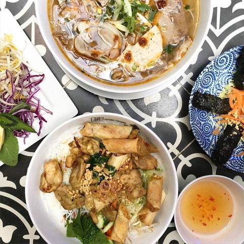 The Main Corner - Accommodation Rockhampton 0