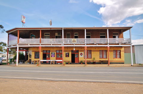 Railway Hotel Bribbaree - Accommodation Rockhampton 1