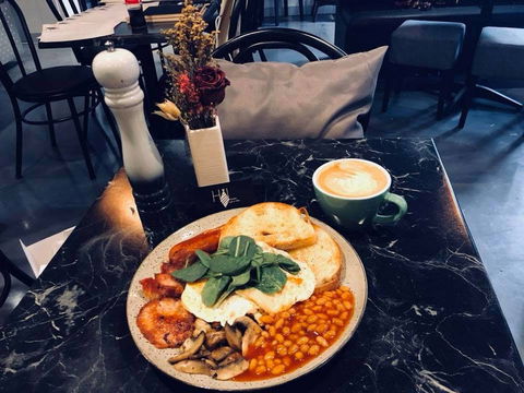 HWL Cafe & Bar - Accommodation Rockhampton 0