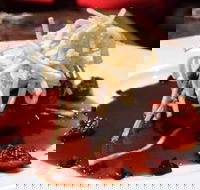 Shakey Tables - Accommodation Rockhampton