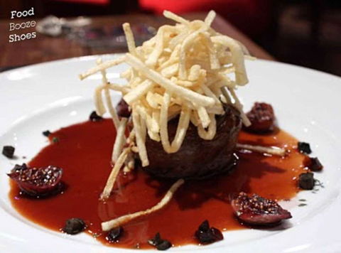 Shakey Tables - Accommodation Rockhampton 0