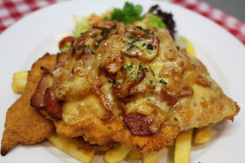 Austrian Schnitzelhaus Erina - Accommodation Rockhampton 0