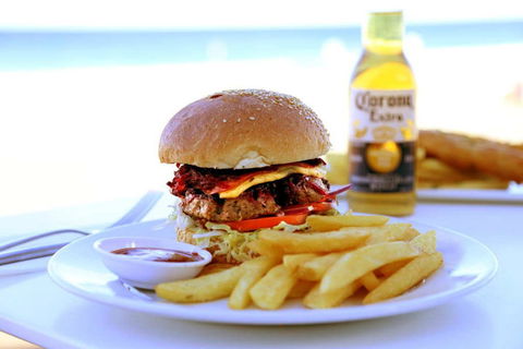 Pavilion Beachfront - Accommodation Rockhampton 0