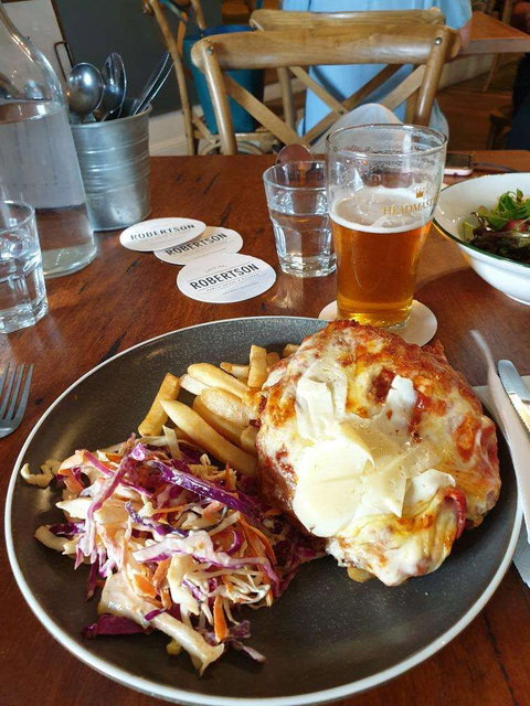 The Robertson Inn - Accommodation Rockhampton 0