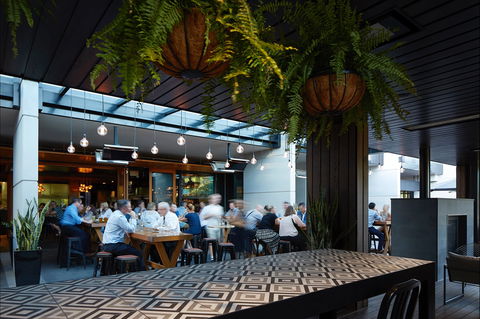 Ostani Lounge, Bar & Restaurant - Accommodation Rockhampton 1