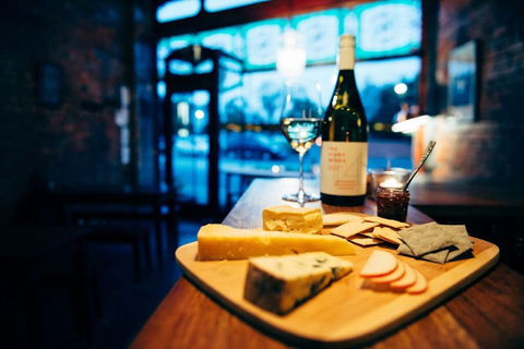 Laura St Seafood - Accommodation Rockhampton 0