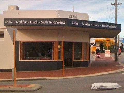 33 Degrees South - Accommodation Rockhampton 0
