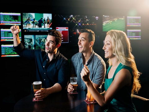 Steelers Leagues Club - Accommodation Rockhampton 1