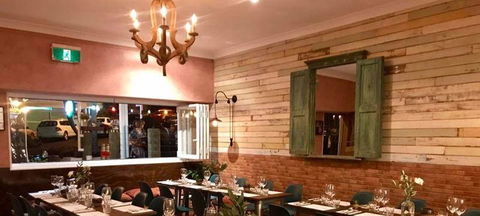 A Treat Of France - Accommodation Rockhampton 1