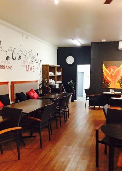 Aliza's Place Cafe - Accommodation Rockhampton 3