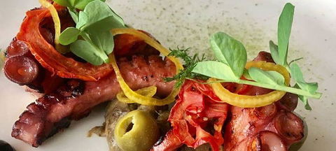 C Restaurant - Accommodation Rockhampton 3