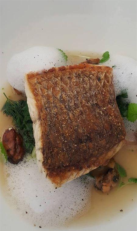 C Restaurant - Accommodation Rockhampton 4