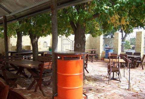 Ken's Humble Pie Shop - Accommodation Rockhampton 5