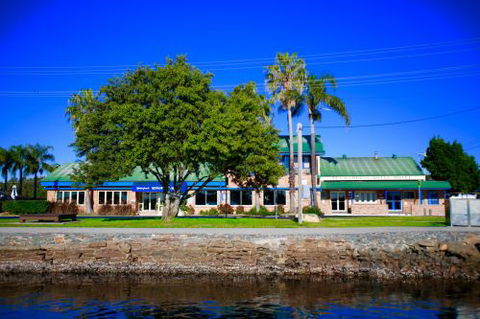 Tea Gardens Hotel–Motel - Accommodation Rockhampton 0