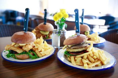 Tea Gardens Hotel–Motel - Accommodation Rockhampton 3