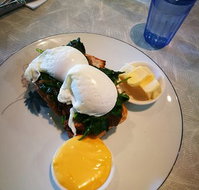 Machine Laundry Cafe