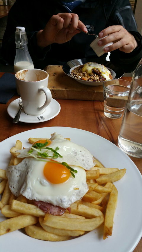 Zum Cafe - Accommodation Rockhampton 4