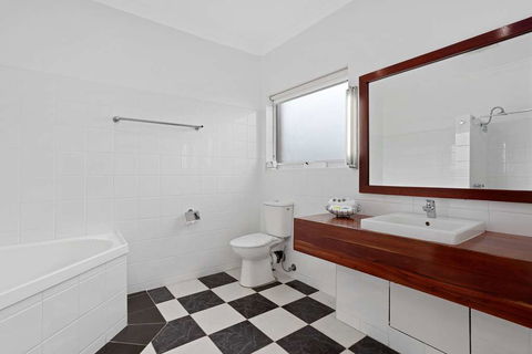 Comfort Inn, The International - Accommodation Rockhampton 9