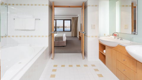 Crowne Plaza Perth - Accommodation Rockhampton 13