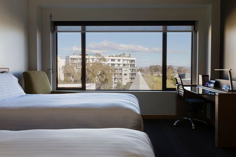 Crowne Plaza Canberra - Accommodation Rockhampton 4