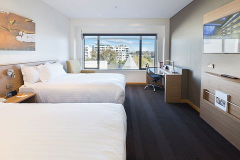 Crowne Plaza Canberra - Accommodation Rockhampton 6