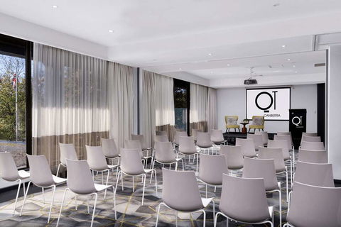 QT Canberra - Accommodation Rockhampton 9