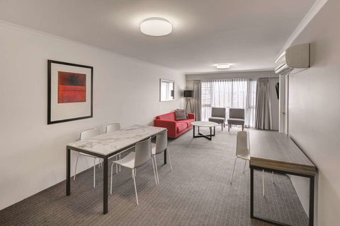 Adina Serviced Apartments James Court - Accommodation Rockhampton 5