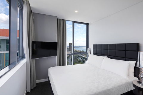 Meriton Suites Southport - Accommodation Rockhampton 5