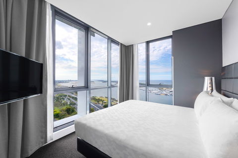 Meriton Suites Southport - Accommodation Rockhampton 9
