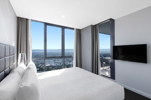 Meriton Suites Southport - Accommodation Rockhampton 11