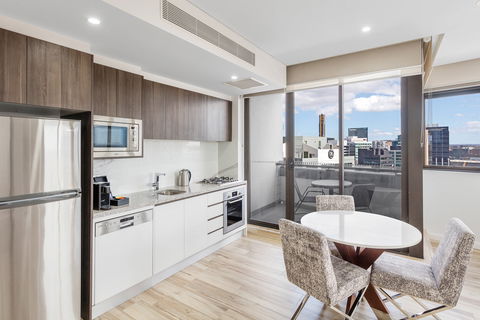 Meriton Suites Church Street, Parramatta - Accommodation Rockhampton 5