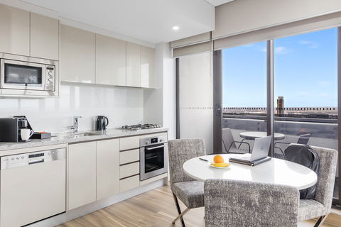 Meriton Suites Church Street, Parramatta - Accommodation Rockhampton 10