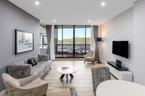 Meriton Suites Church Street, Parramatta - Accommodation Rockhampton 11