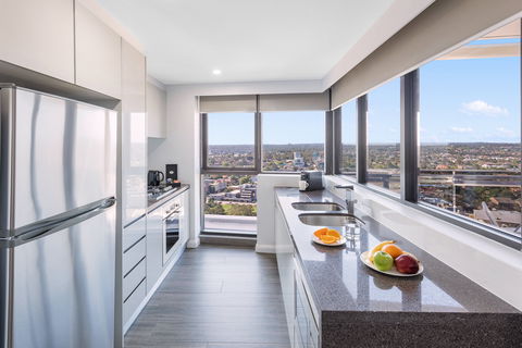 Meriton Suites Church Street, Parramatta - Accommodation Rockhampton 12