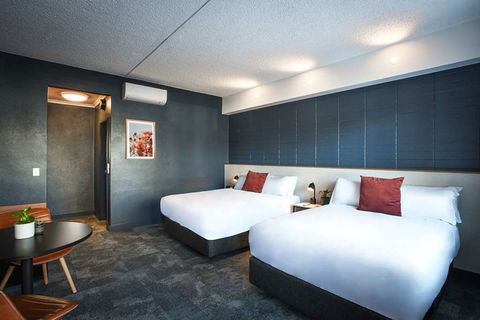 HotelMOTEL - Accommodation Rockhampton 2