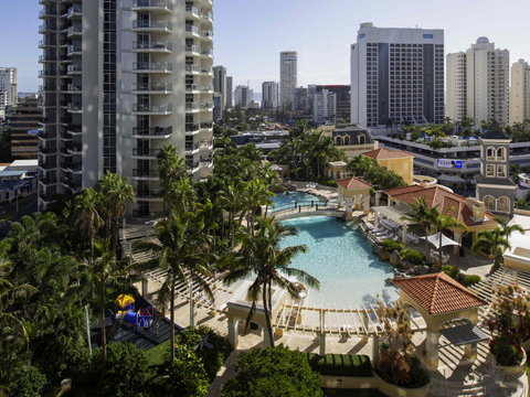 Mantra Towers of Chevron Surfers - Accommodation Rockhampton 1
