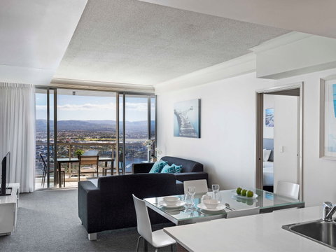 Mantra Towers of Chevron Surfers - Accommodation Rockhampton 12