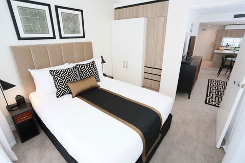 Alex Perry Hotel And Apartments - Accommodation Rockhampton 4
