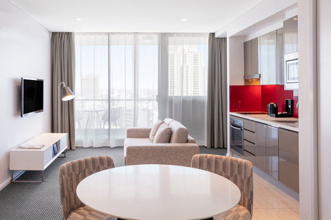 Meriton Suites Campbell Street - Accommodation Rockhampton 7