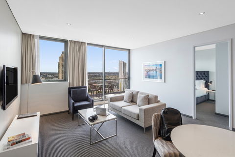 Meriton Suites Campbell Street - Accommodation Rockhampton 9
